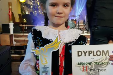 Srebro dla Apolonii Jakubczyk wokalistki i instrumentalistki Studia Wokalnego Andrzeja Wolskiego