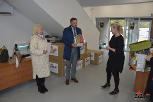 Zdjęcia z przekazania karmy do schroniska - Psiaki kociaki i inne zwierzaki.