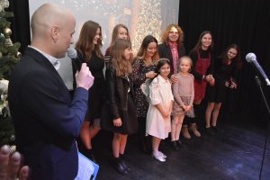 ANIELSKIE PODSZEPTY - wystawa oraz Koncert DOBREGO ROKU w wykonaniu wokalistów Zameczkowego Studia Piosenki - fotorelacja