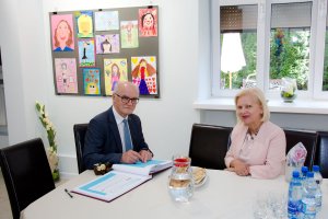 Prof. Stanisław Głuszek chirurg, kierownik kliniki chirurgi Wojewódzkiego Szpitala Zespolonego, prorektor UJK