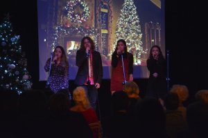 ANIELSKIE PODSZEPTY - wystawa oraz Koncert DOBREGO ROKU w wykonaniu wokalistów Zameczkowego Studia Piosenki - fotorelacja